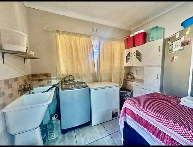 3 BEDROOM HOUSE FOR SALE IN VANDERBIJLPARK SE 2